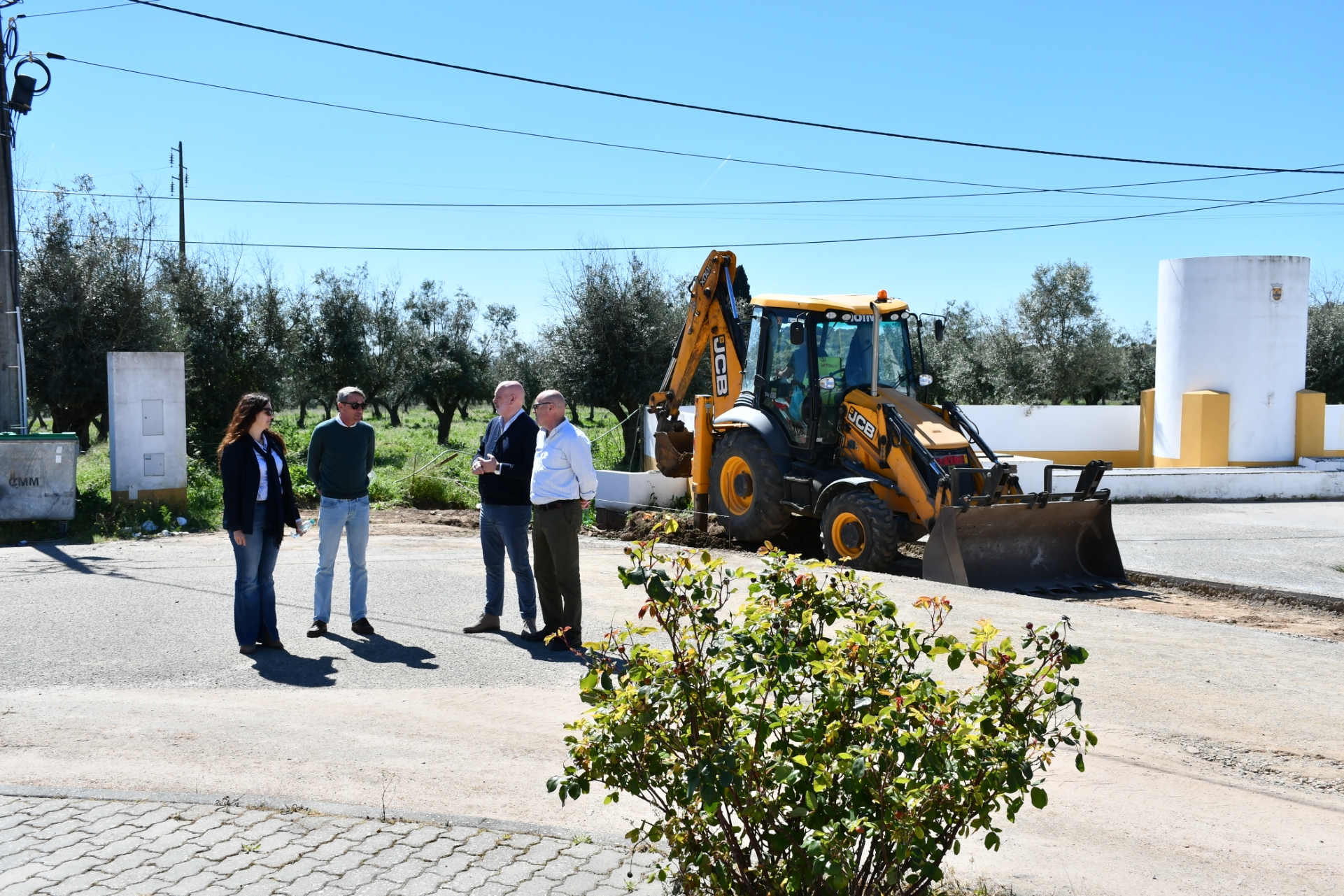 2026-03-31-foto-construcao-de-coletor-de-drenagem-de-aguas-pluviais-(12)