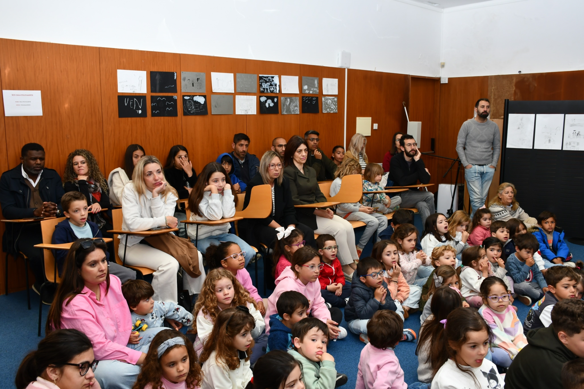 2026-04-16-foto-lancamento-do-livro-como-o-vento-(102)