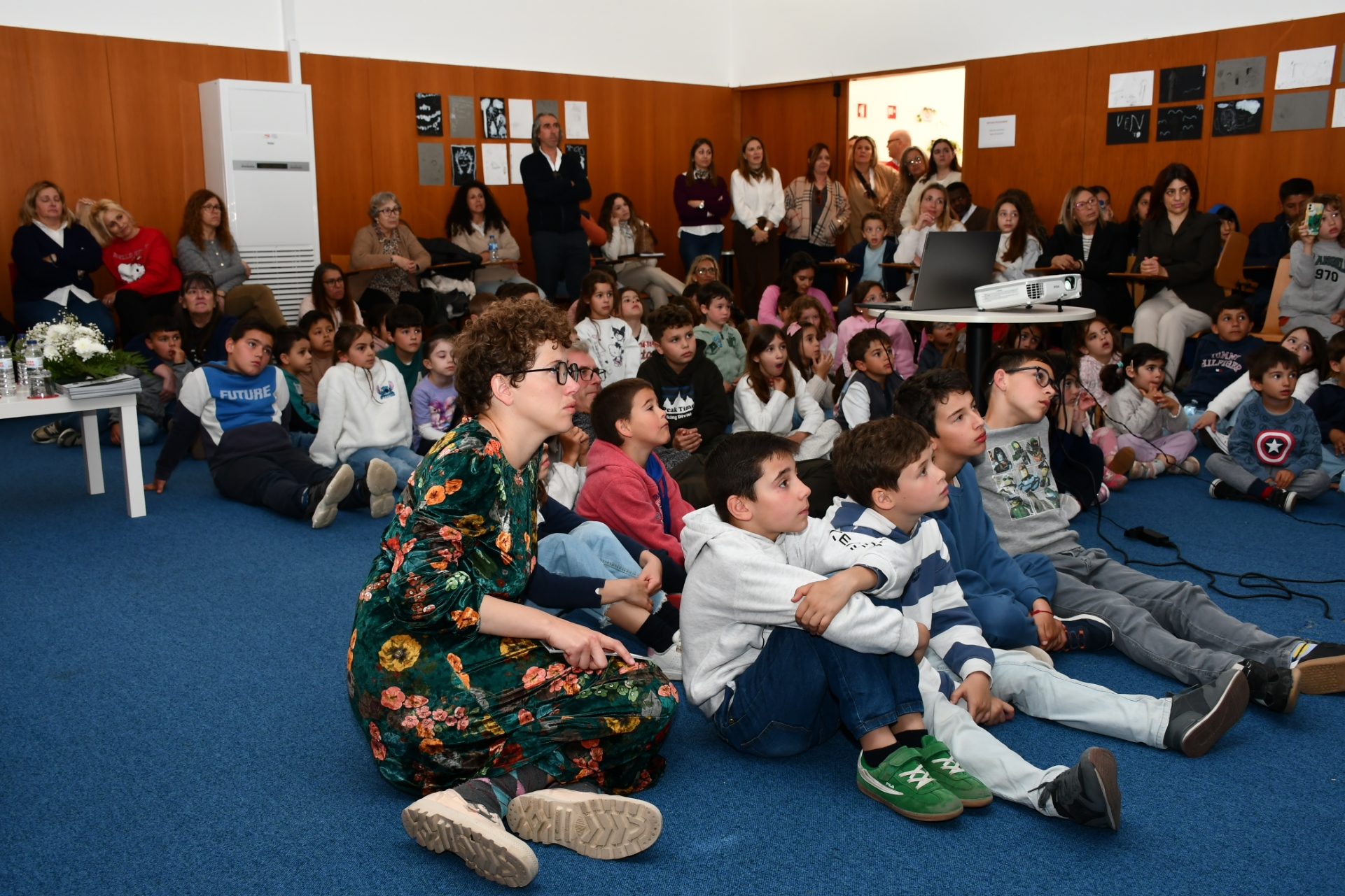 2026-04-16-foto-lancamento-do-livro-como-o-vento-(116)