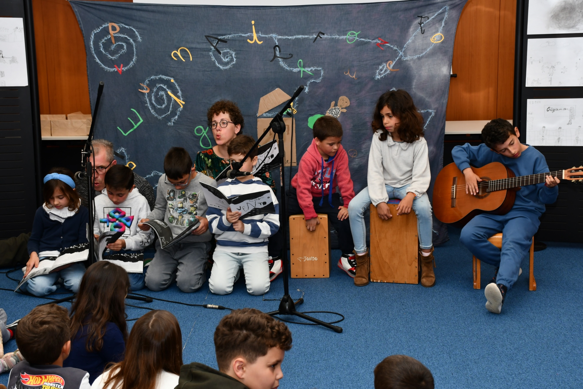 2026-04-16-foto-lancamento-do-livro-como-o-vento-(119)