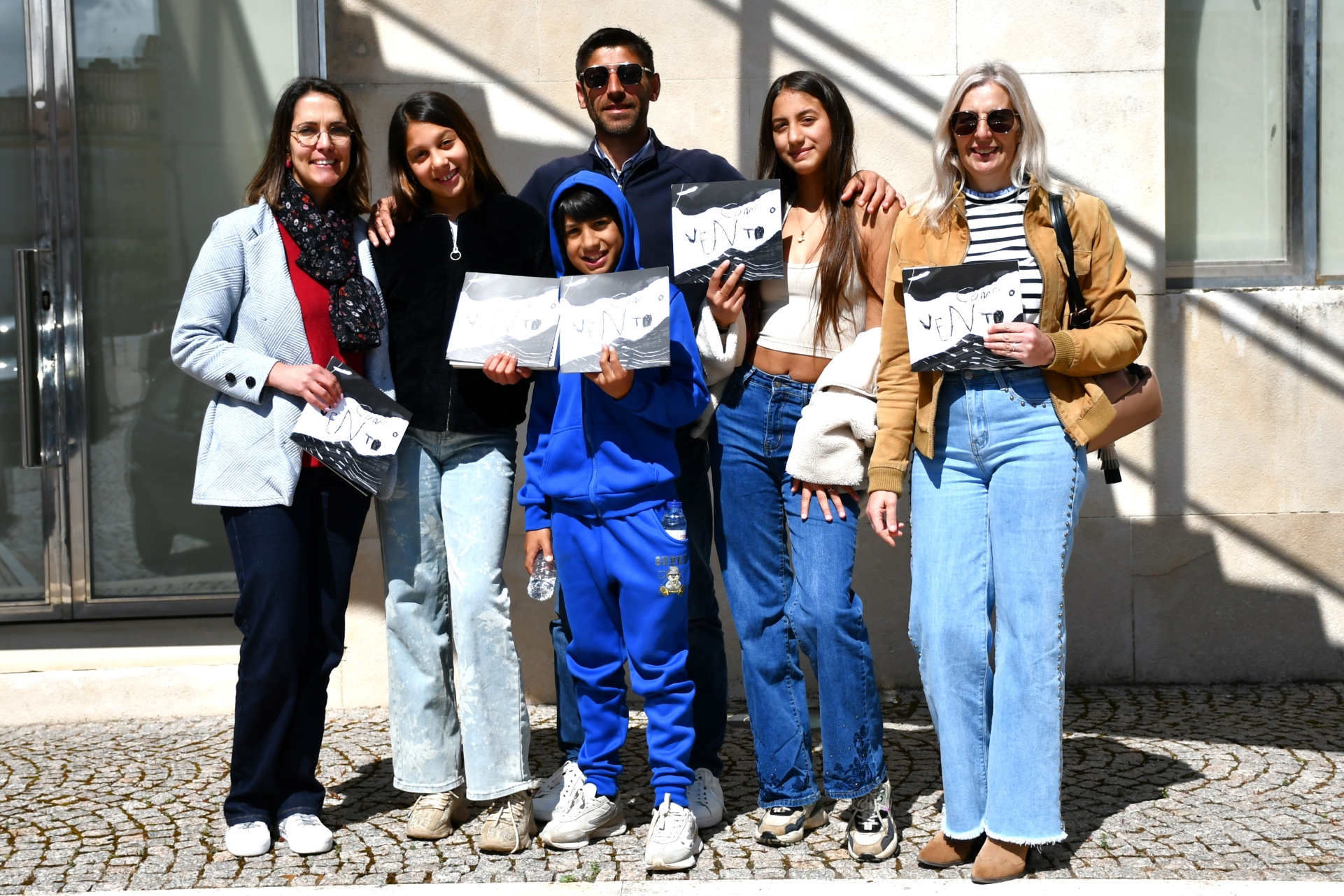 2026-04-16-foto-lancamento-do-livro-como-o-vento-(134)