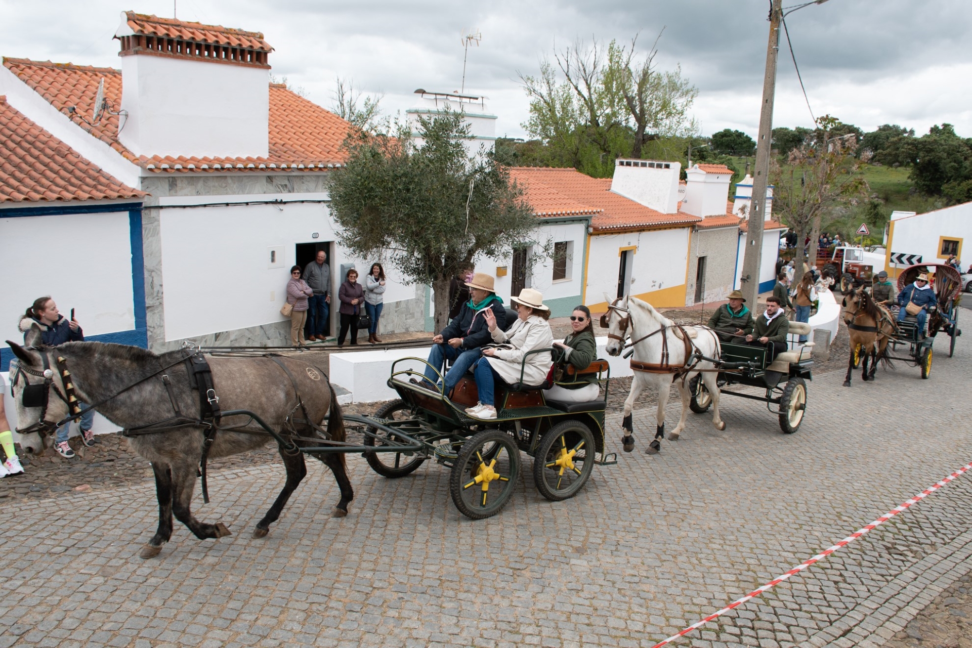 2026-04-17-foto-monforte-celebra-feriado-com-romaria-(106)