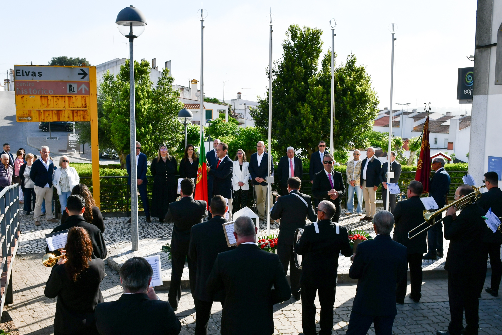 2026-04-28-foto-municipio-comemora-25-de-abril-homenageando-ex-presidentes-(101)