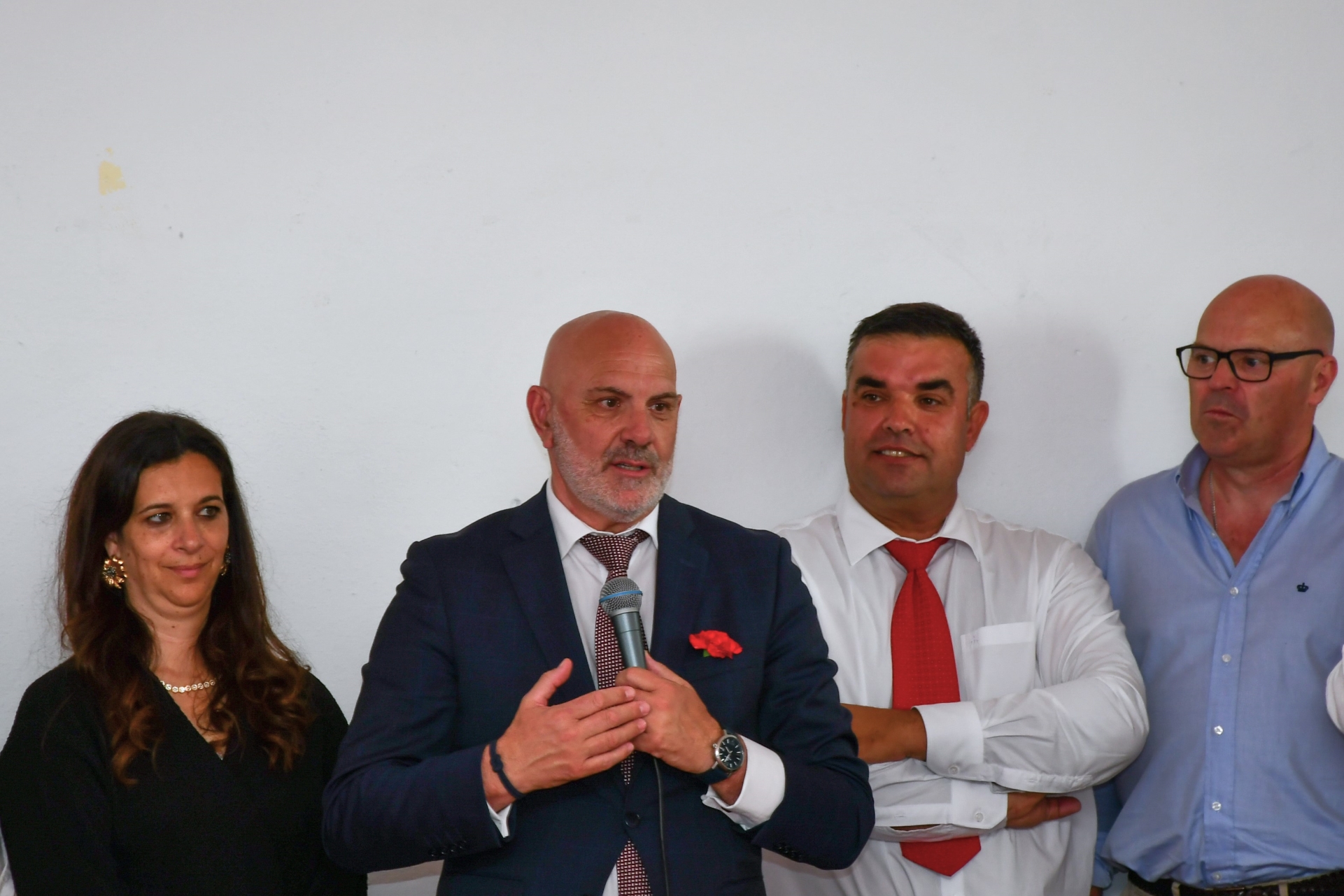 2026-04-28-foto-municipio-comemora-25-de-abril-homenageando-ex-presidentes-(110)