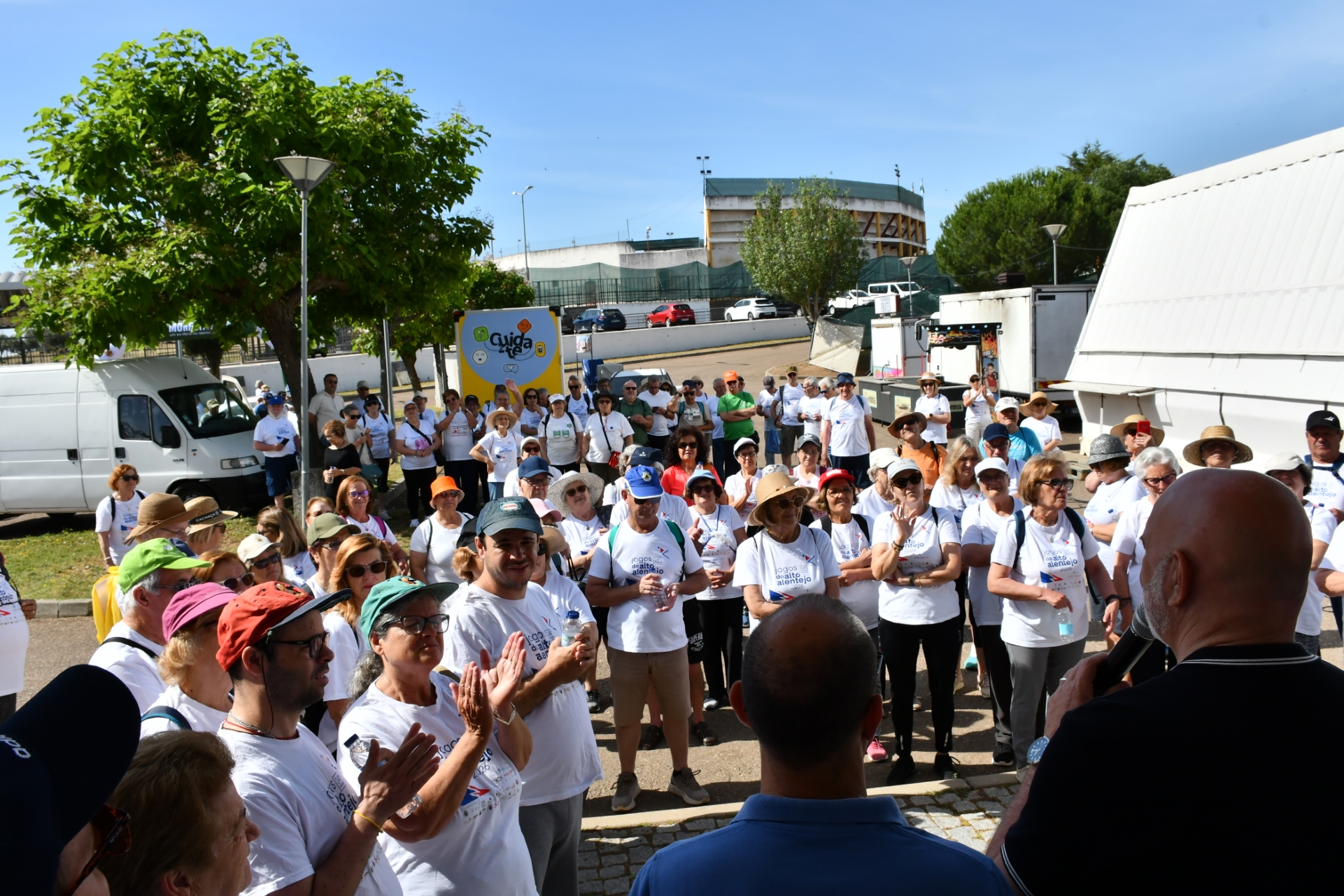 2026-06-08-foto-219-seniores+55-caminharam-em-monforte-(104)