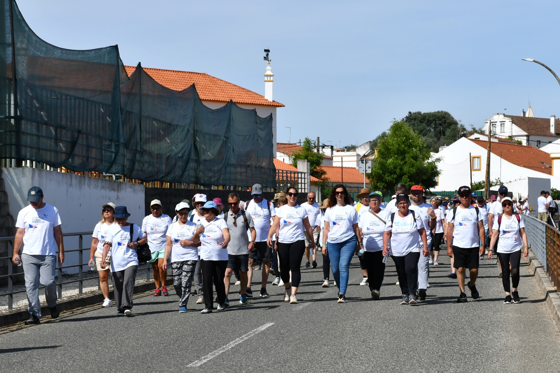 2026-06-08-foto-219-seniores+55-caminharam-em-monforte-(108)