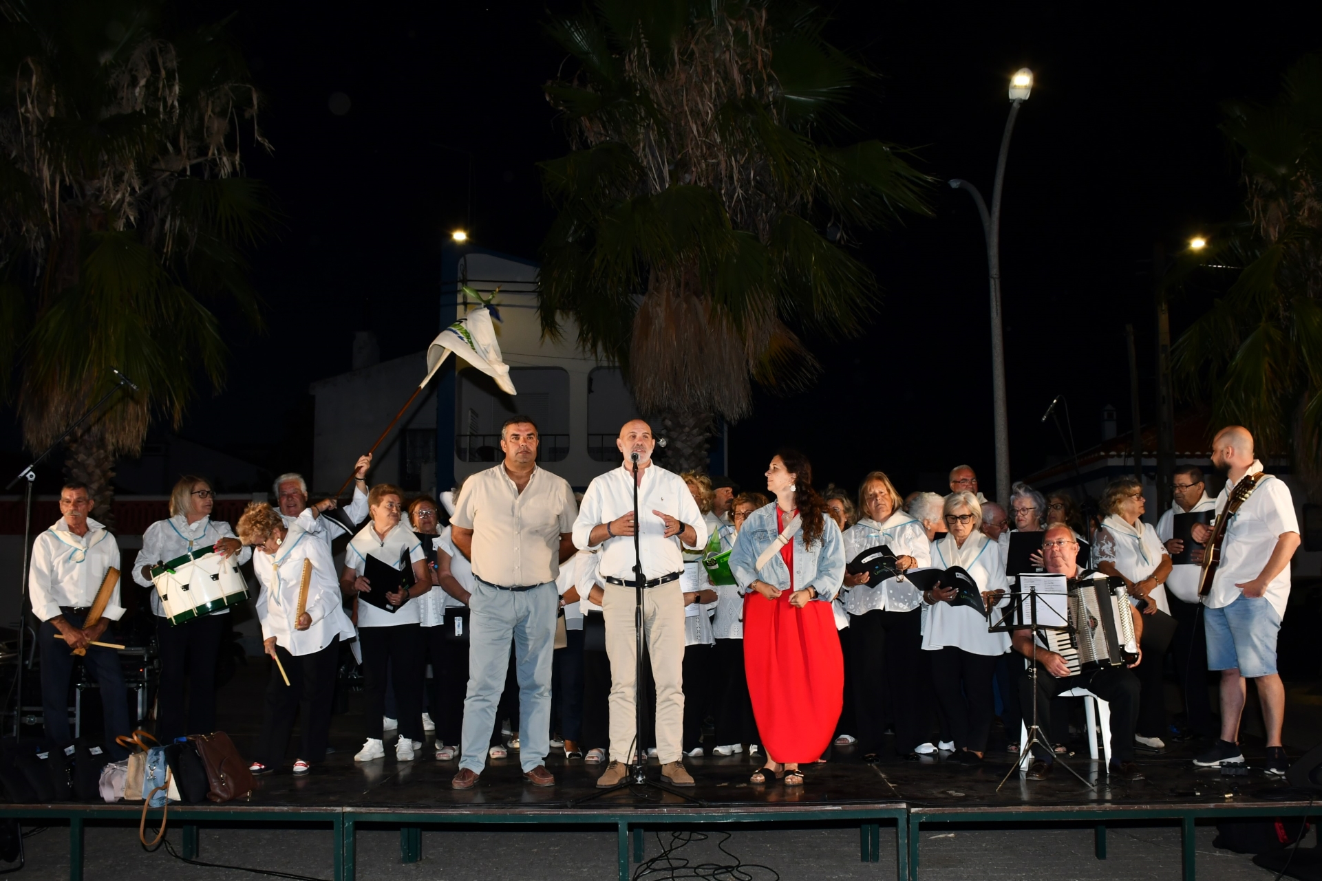 NOITES NA PRAÇA REGRESSARAM A MONFORTE
