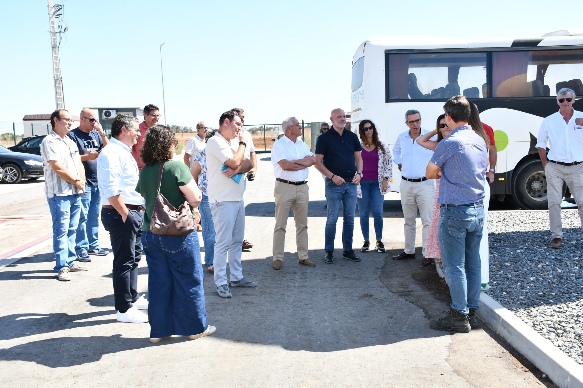 2026-09-22-foto-autarcas-e-tecnicos-visitam-central-de-biometano-(101)