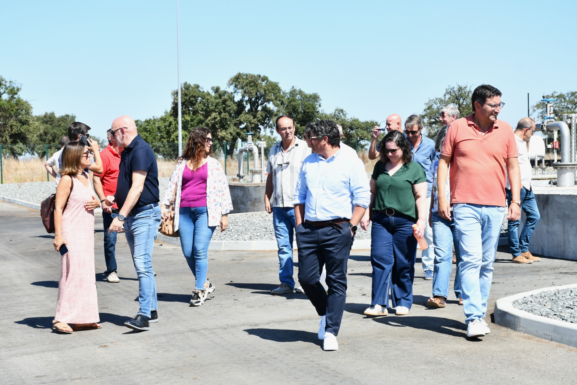 2026-09-22-foto-autarcas-e-tecnicos-visitam-central-de-biometano-(110)